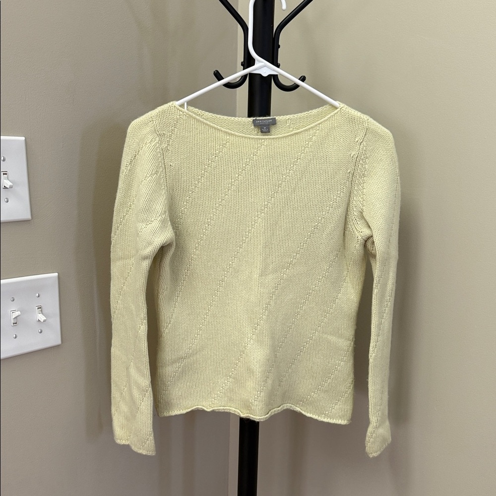 Cashmere Ann Taylor Soft Yellow Crew Neck Sweater